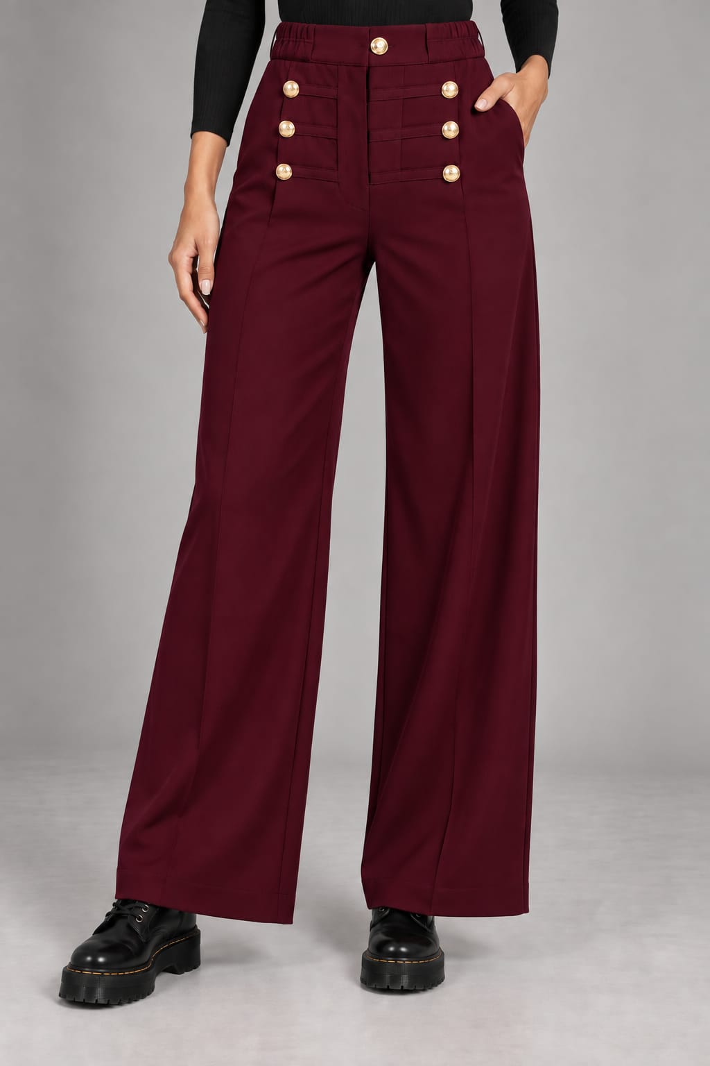 Pantalone palazzo con bottoni dorati
